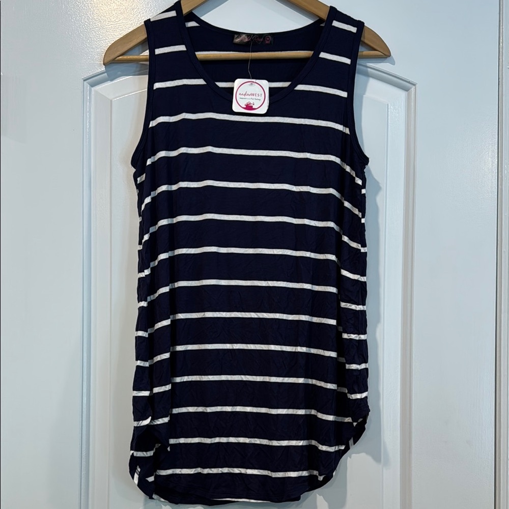 🔵 NWT Sheila Rose Stylish Navy and White Striped Tank Top Size Medium